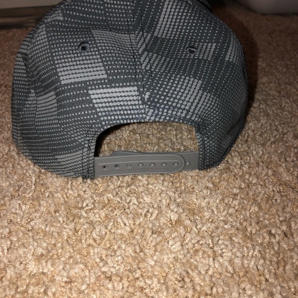 BRAND NEW SnapBack UNC hat! Perfect Condition - Picture 2 of 4